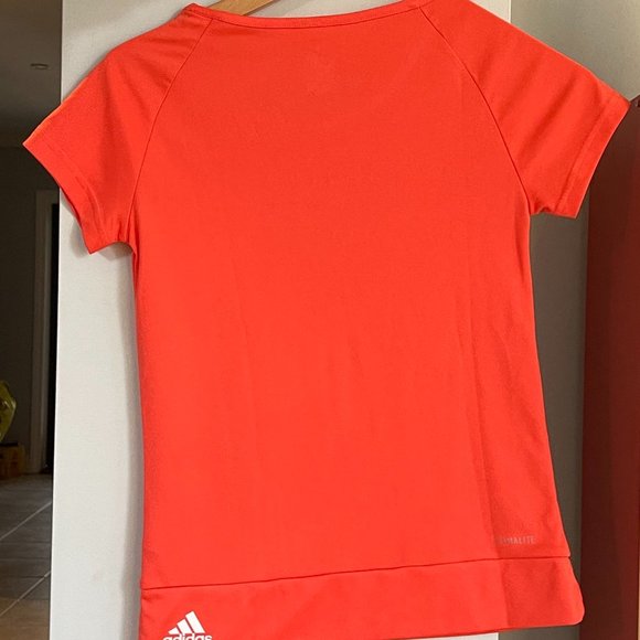 athletic top - Picture 2 of 2